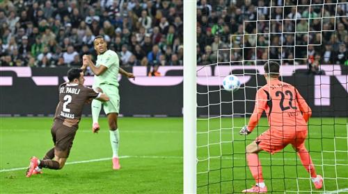 B. Monchengladbach VS Poly