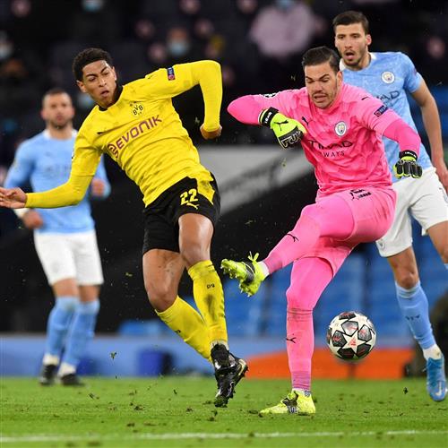 B. Dortmund vs Manchester City