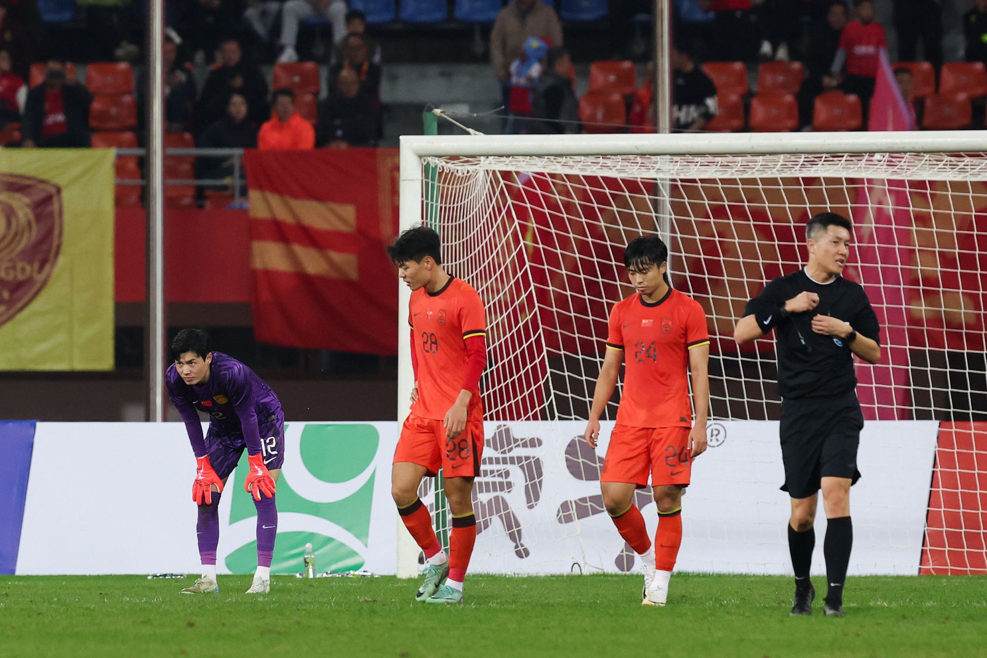 Hot discussion on the U22 national football team's loss to Vietnam: Shao Jia, who is watching the game, is probably used to being scolded.