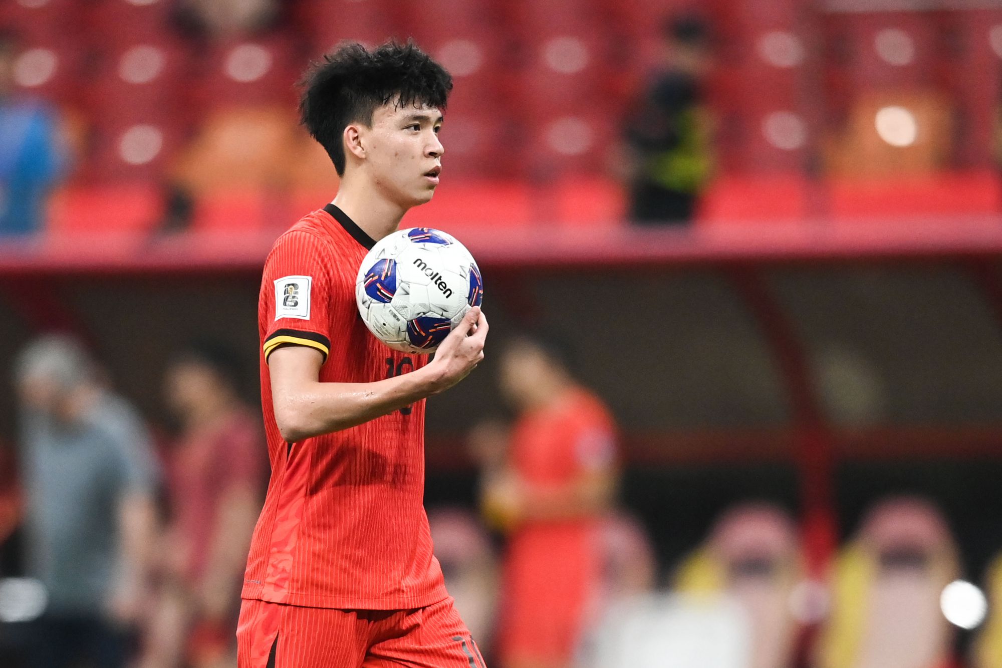 Antonio: Wang Yudong is physically and mentally exhausted, so we decided to let him rest.