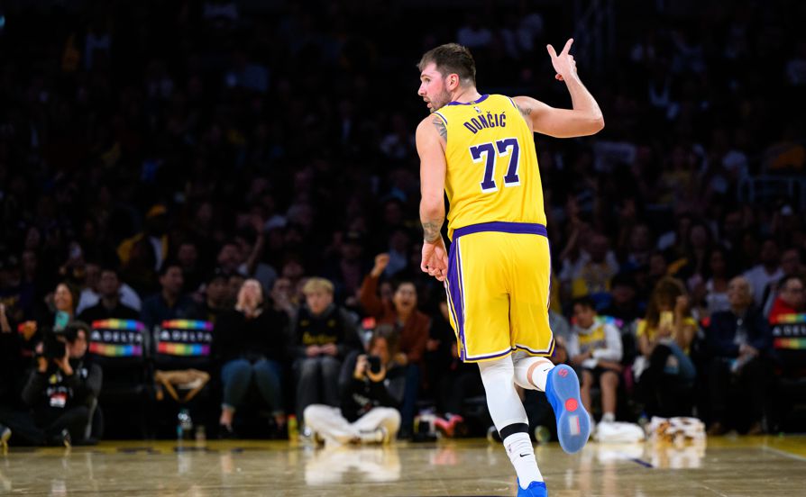 Doncic scored 92 points in the first two games, becoming the first player in history to score 40+10+5 in two consecutive games.