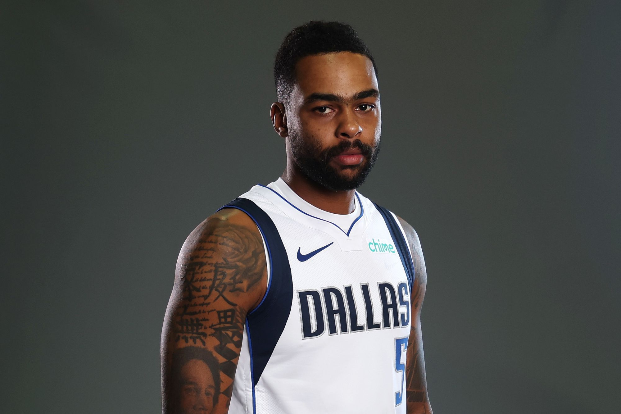 Finally changed the formation! Russell will serve as the starting point guard for the Mavericks today