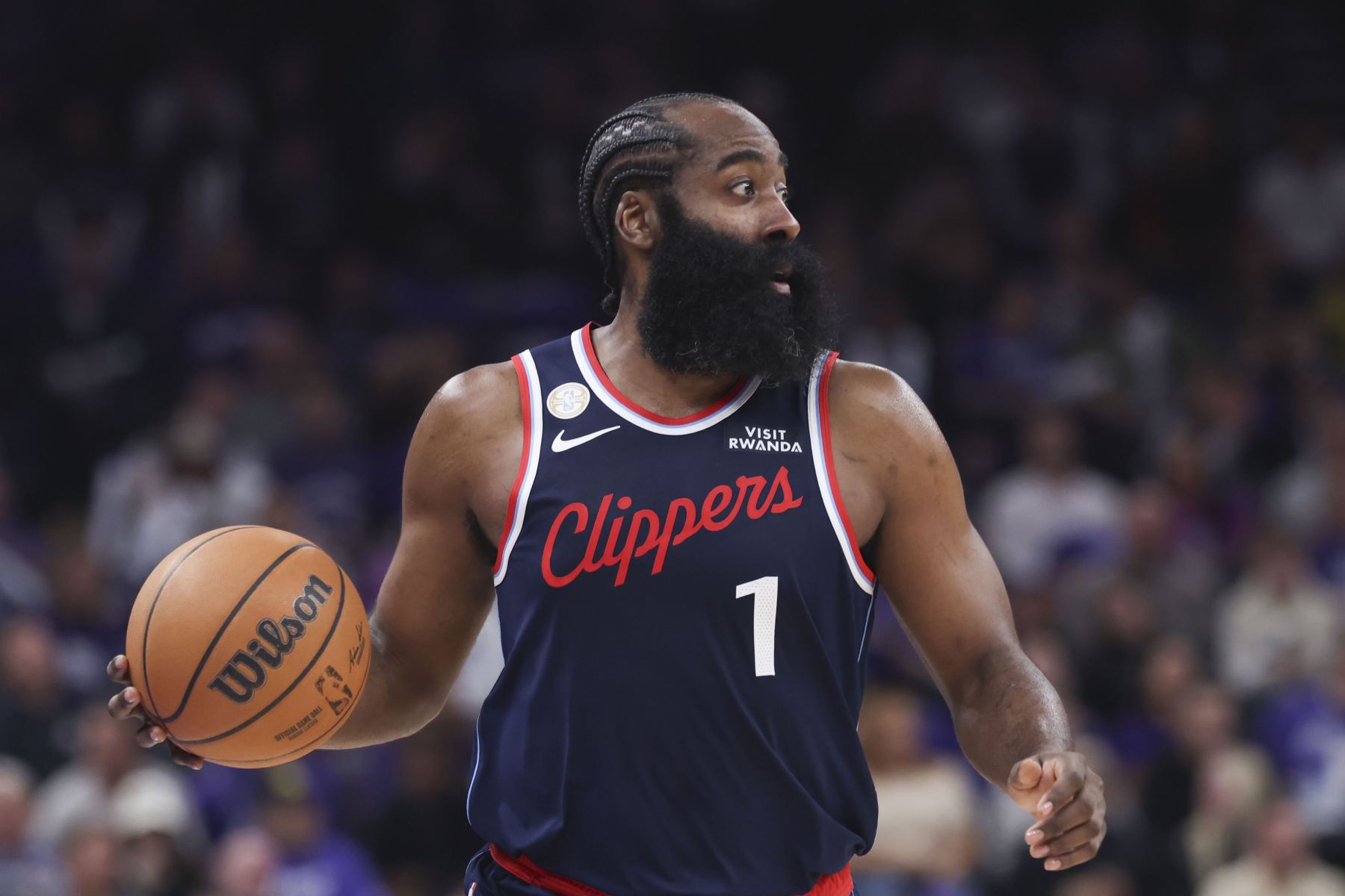 Dream back to rocket boarding! Harden hit 4 three-pointers in the first quarter, scoring 17 points and grabbing 4 rebounds.