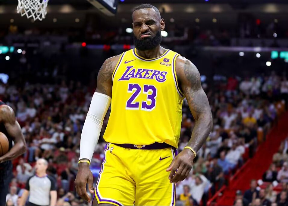 US reporter: James never asked for a trade, teams hoping to get him deliberately spread rumors