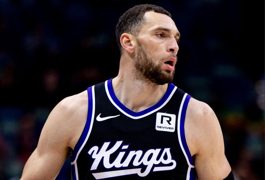 The Kings face the Hawks back-to-back: top scorer LaVine is absent, and Sasha & Monk are doubtful.