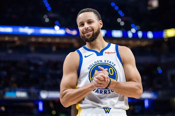 The equalizer Jordan! Curry scored 40 points for the 12th time since turning 35