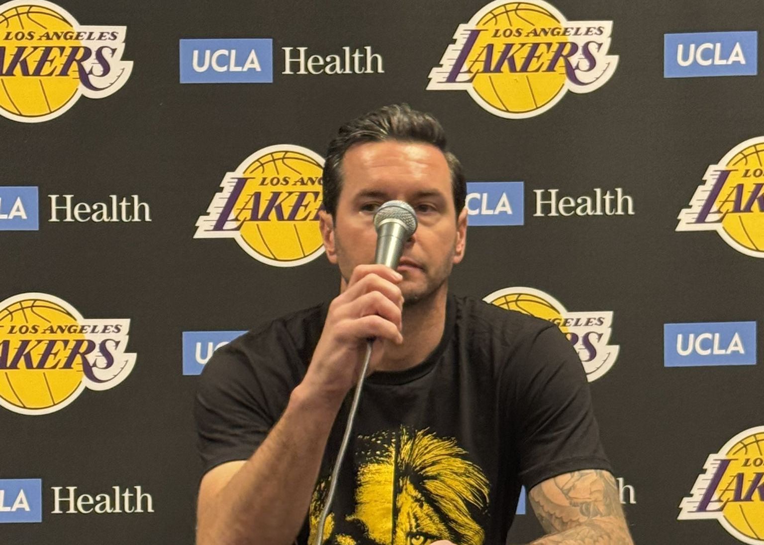 Redick explains wearing Ayton custom T-shirt: We expect him to play the role of a Lion