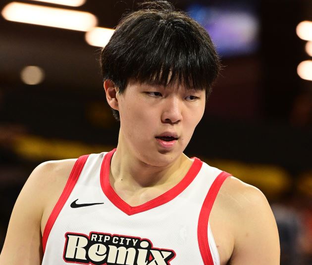 The more you fight, the better! Yang Hansen scored 2 points, 3 rebounds and 3 assists on 1 of 2 in a single quarter.